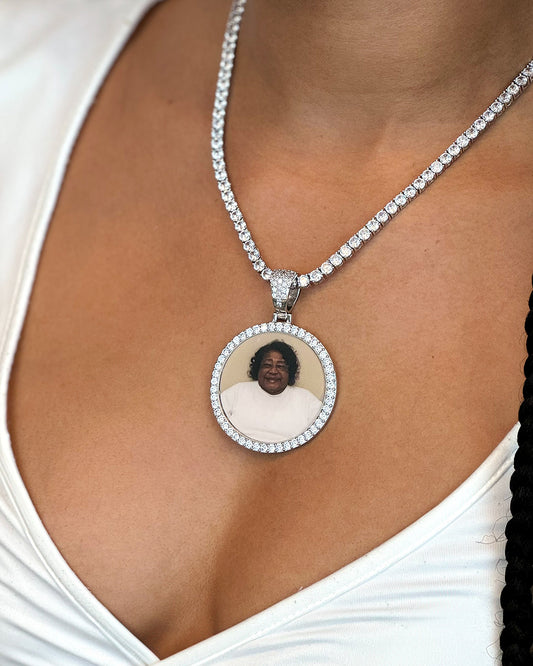 Classic Circle Photo Pendant