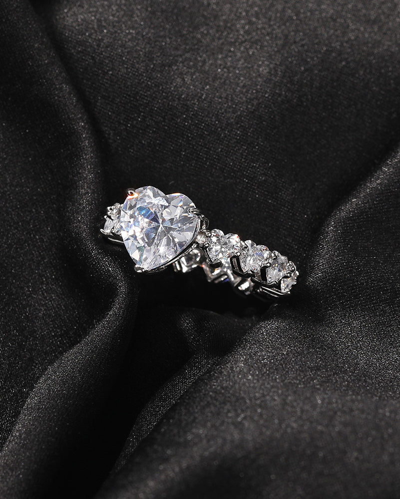 ICY Queen Ring